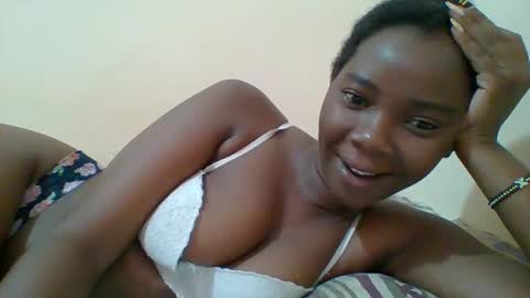 Snapshot of hotgodees chatting on 03.05.25 Queen online show from 03.05.25