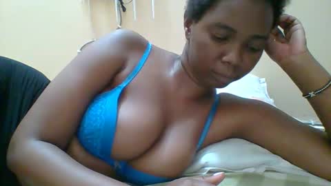 Snapshot of hotgodees chatting on 09.16.25 Queen online show from 09.16.25