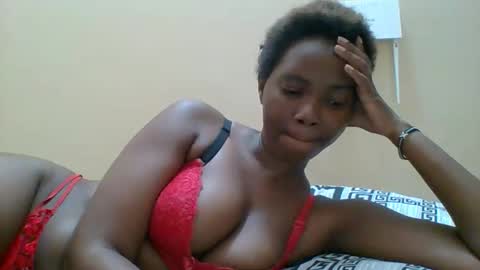 Snapshot of hotgodees chatting on 09.27.25 Queen online show from 09.27.25