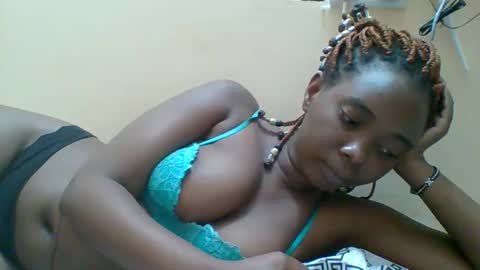 Snapshot of hotgodees chatting on 10.12.25 Queen online show from 10.12.25