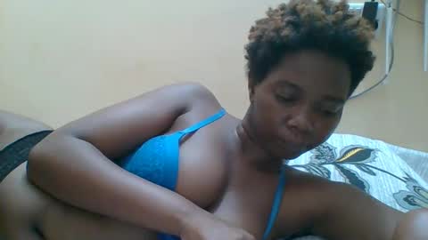 Snapshot of hotgodees chatting on 11.09.25 Queen online show from 11.09.25