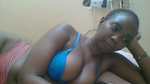 Snapshot of hotgodees chatting on 11.29.25 Queen online show from 11.29.25