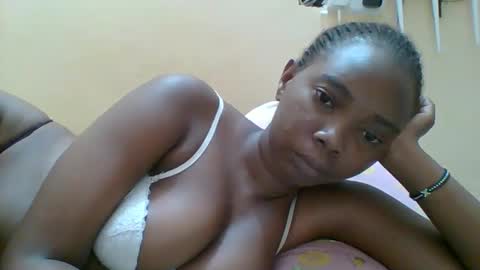 Snapshot of hotgodees chatting on 12.02.25 Queen online show from 12.02.25