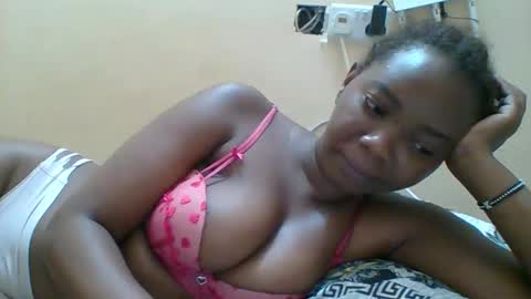 Snapshot of hotgodees chatting on 12.21.25 Queen online show from 12.21.25