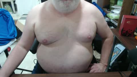 Snapshot of hotgrandpa594u chatting on 09.30.25 hotgrandpa594u online show from 09.30.25