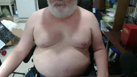 Snapshot of hotgrandpa594u chatting on 10.08.25 hotgrandpa594u online show from 10.08.25