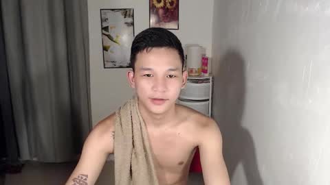 Snapshot of hotguy0503 chatting on 10.18.25 hotguy0503 online show from 10.18.25
