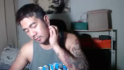 Snapshot of hothunkybear23 chatting on 12.15.25 Khel online show from 12.15.25