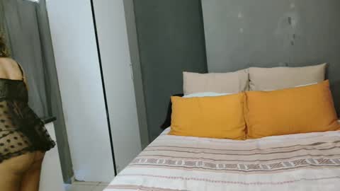 hotlilya online show from 10.27.25