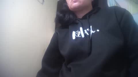 Snapshot of hotmatureladyxxx chatting on 12.18.25 hotmatureladyxxx online show from 12.18.25