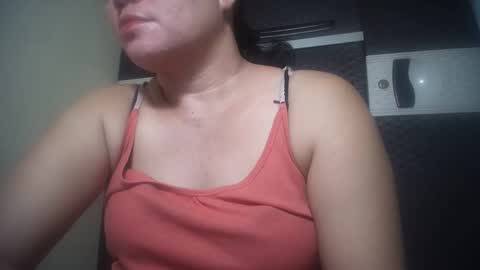 Snapshot of hotmatureladyxxx chatting on 12.21.25 hotmatureladyxxx online show from 12.21.25