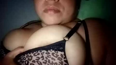 Snapshot of hotmaturelatin chatting on 03.11.25 JADE online show from 03.11.25