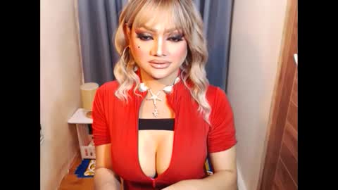 Snapshot of hotmistressmorgana chatting on 02.10.25 morgana online show from 02.10.25