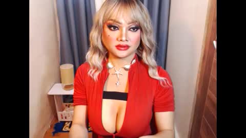 Snapshot of hotmistressmorgana chatting on 02.12.25 morgana online show from 02.12.25