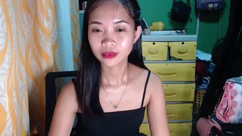 Snapshot of hotmom_gia chatting on 12.02.24 hotmom_gia online show from 12.02.24