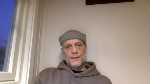 Snapshot of hototo2 chatting on 12.14.25 hototo2 online show from 12.14.25