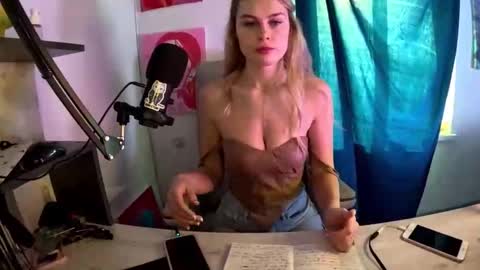 hotprincess2hot online show from 12.19.25