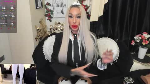 Snapshot of hotred69xxx chatting on 10.17.25 Delya- online show from 10.17.25