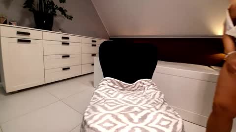 Mola online show from 03.20.26