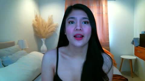 Snapshot of hotsweetangel00 chatting on 09.30.25 Sweet Angel online show from 09.30.25