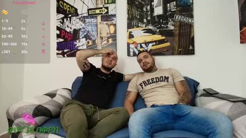 Snapshot of hott_asses chatting on 01.12.25 hott_asses online show from 01.12.25