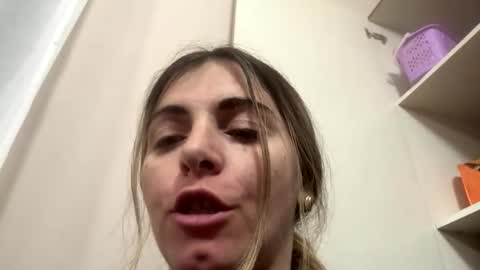 Snapshot of hottalicia2 chatting on 12.16.25 hottalicia2 online show from 12.16.25