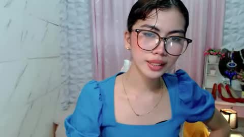 hottestdella69 online show from 12.03.25