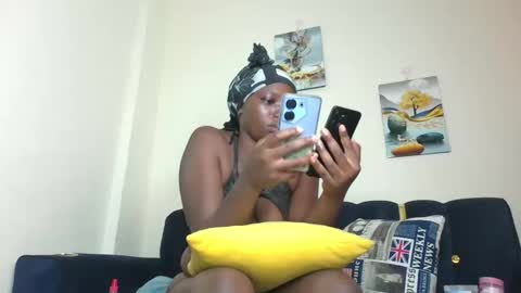 Snapshot of hottie_amor chatting on 02.14.26 AMOR online show from 02.14.26