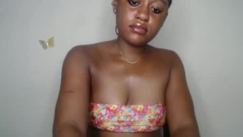 Snapshot of hottie_ebonie chatting on 11.01.25 Ella online show from 11.01.25