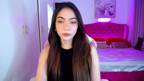 Snapshot of hottie_lexie chatting on 02.25.25 LEXIE- dont forget to give me thumbs up online show from 02.25.25