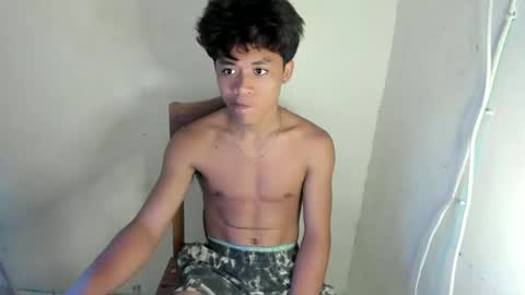 hottie_migs online show from 04.12.26