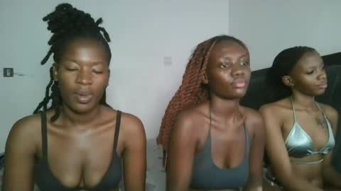 Snapshot of hottie_mistie chatting on 06.25.26 hottie_mistie online show from 06.25.26