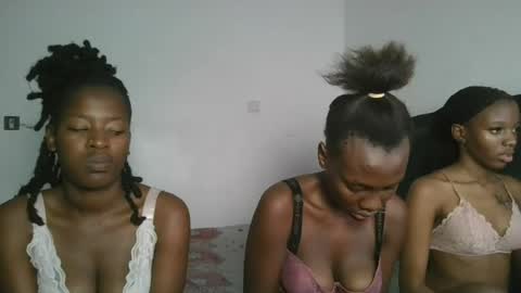 Snapshot of hottie_mistie chatting on 06.25.26 hottie_mistie online show from 06.25.26