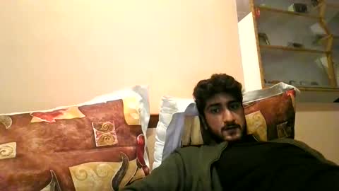 Snapshot of hottieguy7 chatting on 11.19.25 hottieguy7 online show from 11.19.25