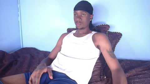 Snapshot of hottiekingny chatting on 09.20.25 independent Model online show from 09.20.25