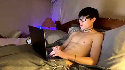 hottiewithabody101 online show from 04.30.26