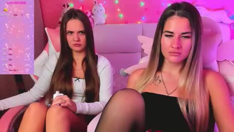 Snapshot of hotty_girls_here chatting on 10.08.25 Ivanna and Jessica online show from 10.08.25