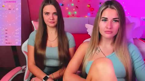 Snapshot of hotty_girls_here chatting on 10.25.25 Ivanna and Jessica online show from 10.25.25