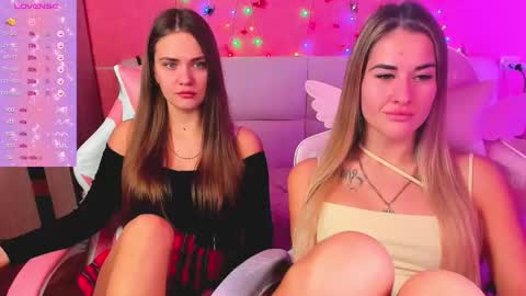 Snapshot of hotty_girls_here chatting on 11.22.25 Ivanna and Jessica online show from 11.22.25