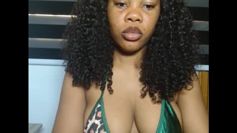 Snapshot of hotty_lora889 chatting on 10.02.25 hotty_lora889 online show from 10.02.25