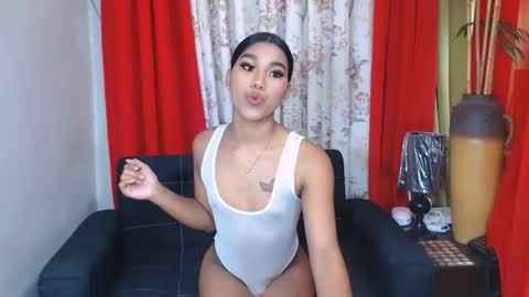 Pretty Maxine online show from 09.22.25