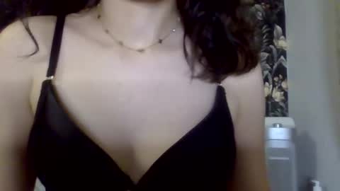 Snapshot of hotwinterxx chatting on 03.05.25 Hotwixx online show from 03.05.25