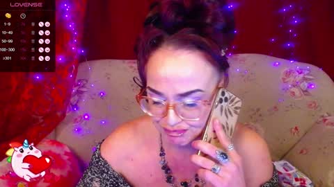 Snapshot of hotzlata chatting on 02.05.25 Hotzlata online show from 02.05.25