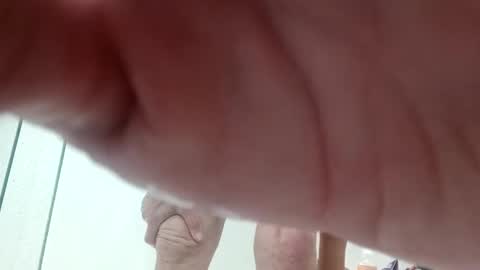 Snapshot of houndmefromhell chatting on 01.01.25 houndmefromhell online show from 01.01.25