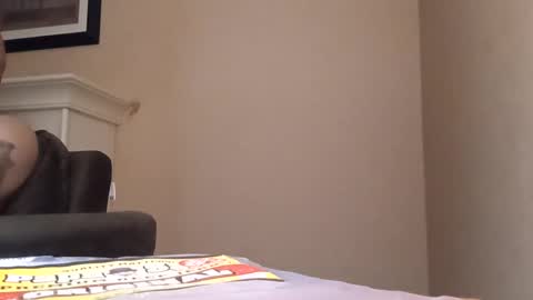 Snapshot of houndmefromhell chatting on 03.11.25 houndmefromhell online show from 03.11.25