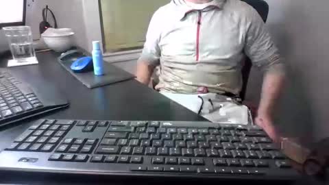 Snapshot of hoverday chatting on 01.16.26 hoverday online show from 01.16.26