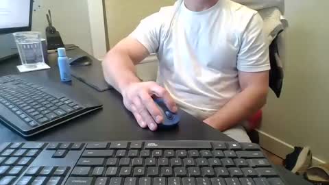 Snapshot of hoverday chatting on 01.16.26 hoverday online show from 01.16.26