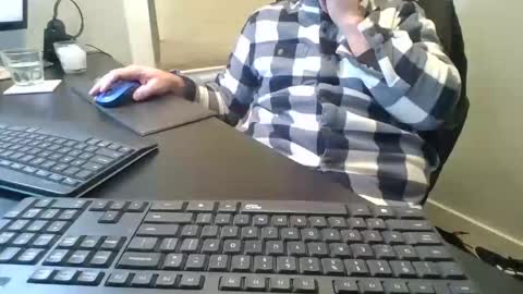 Snapshot of hoverday chatting on 02.05.26 hoverday online show from 02.05.26