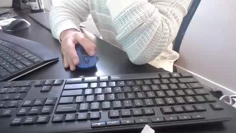 Snapshot of hoverday chatting on 03.02.26 hoverday online show from 03.02.26