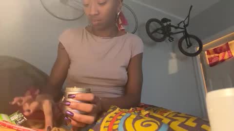 Snapshot of hrtluv chatting on 02.24.26 hrtluv online show from 02.24.26